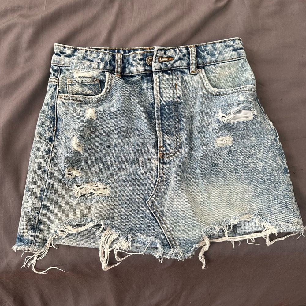 Bershka Y2K Denim Skirt size 4 like new ♥️